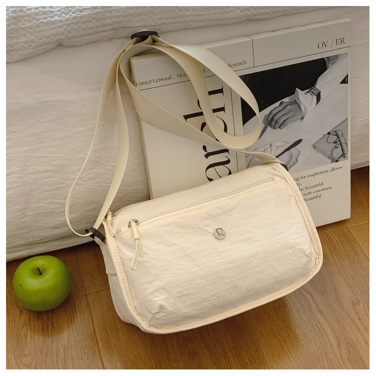 New Cross-border Women's Casual Nylon Shoulder Bag Japanese Style Small Crossbody Designer Bag Bag Waterproof Fashion Versatile Crossbody Luxury 