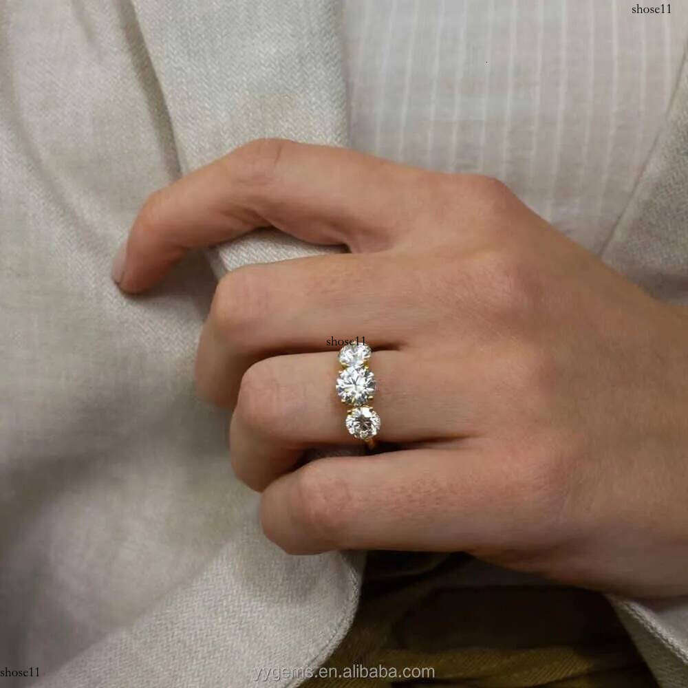 Yu Ying in style 2CT round moissanite center dia with side stones fashion 4 prongs wedding rings 14K jewelry