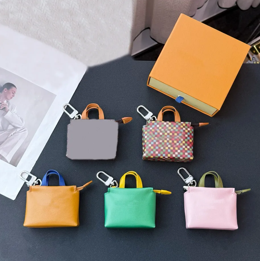 Mini Shopper bag Designers Keychain For Women Luxury Brand Handmade Leather Keyring Bag Charm Pendant Full Letters Mens Key Chain