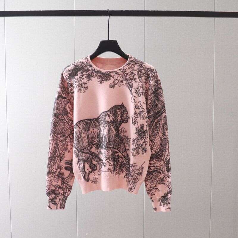 Women's Fashionable Jungle Tiger Print Pattern Round Neck Long-Sleeved Versatile Bottoming Sweater Trend