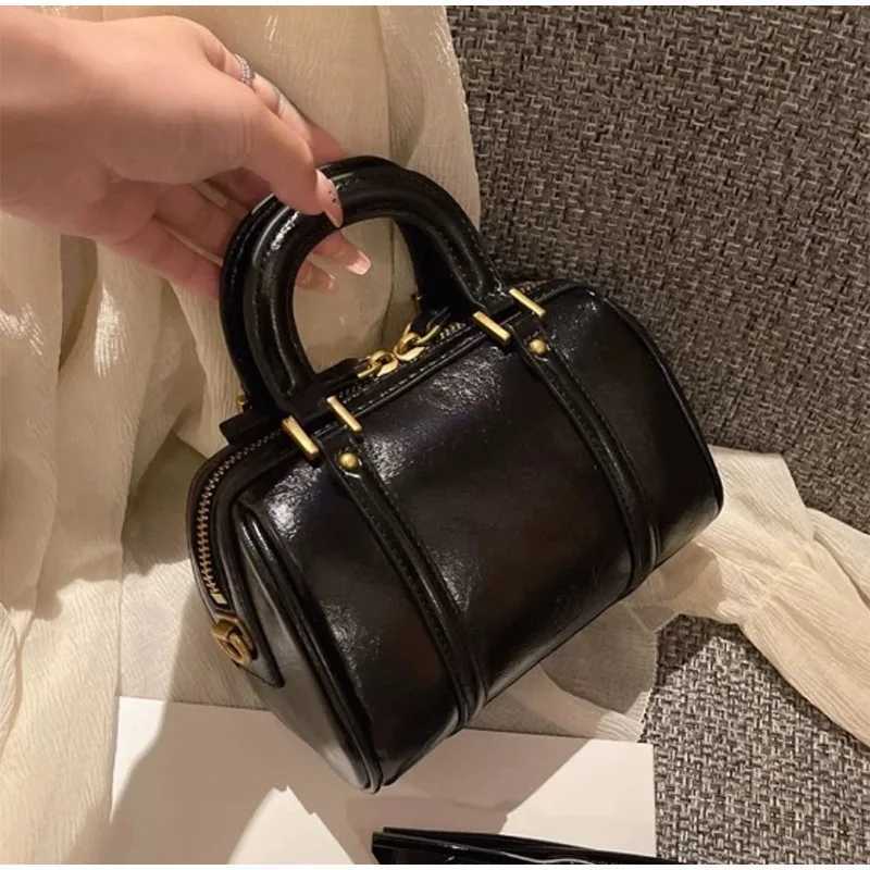 2025 Boston Bag Genuine Leather FAshion Niche Brand Exquisite Crossbody Shoulder Practical Mini Versatile Elegant Handbag Z250809