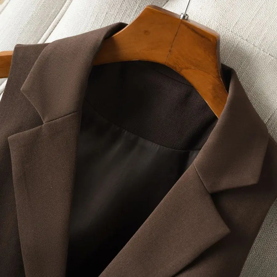 Brown Suit Vest for Women Spring and Autum Short SingleBreasted Slim Workplace Elegant Sleeveless Top Jacket 250809