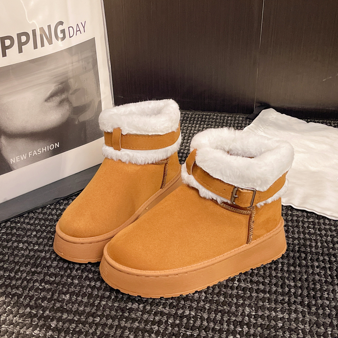 new Free delivery designer woman boots Cotton boots with added fur thickened warm boots outdoor cotton shoes