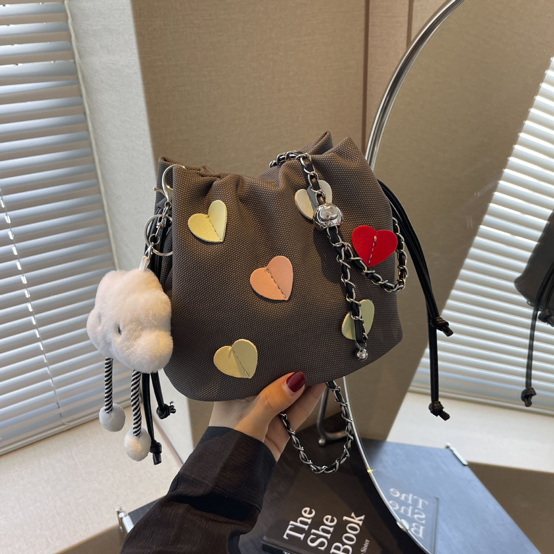 Women's Bag 2025 New Solid Color Chain Luxury Bag Designer Bag Strap Pendant Bucket Bag Simple Stylish Fashion Versatile Shoulder Bag Crossbody B