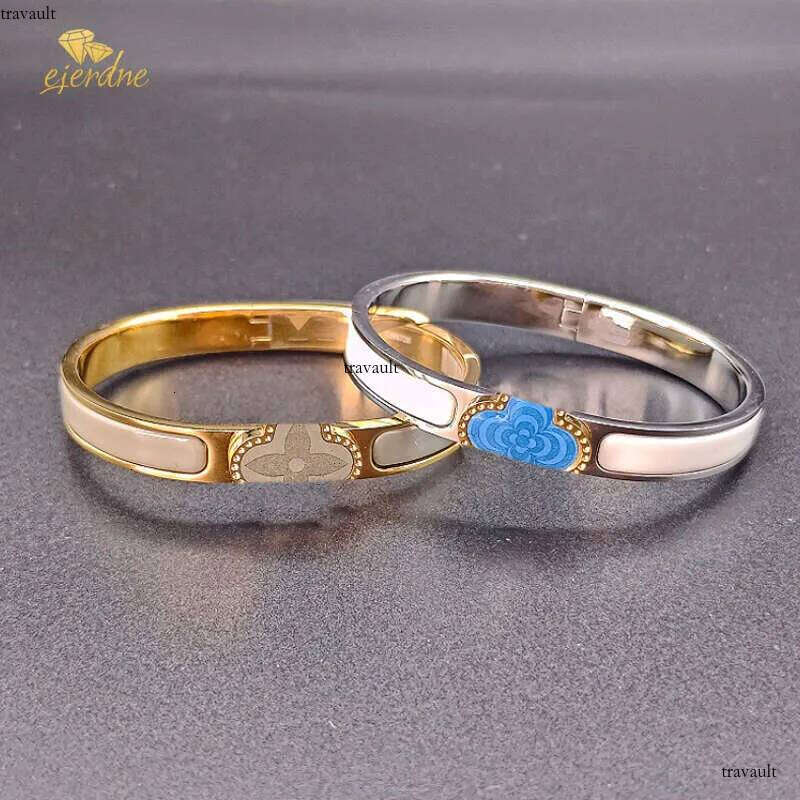 Custom Glod Clover Bangle Gradient Colors Titanium Steel Bracelet non fading high quality classics designer jewelry sier bracelets for Unisex Lovers g