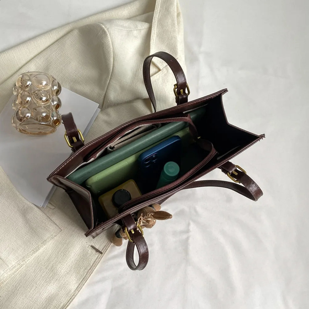 Women Vintage Shoulder Bag with Pendant Slouchy Tote Purse Large Capacity Fashion Shoulder Bag Ladies Travel Handbag 250809