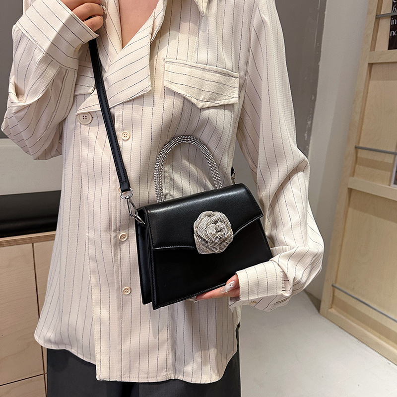 Woman Bags Luxury Bagfree Shipping Designer 2025 New Korean Fashion Chain Flower Stylish Single Shoulder Crossbody Small Square Bag