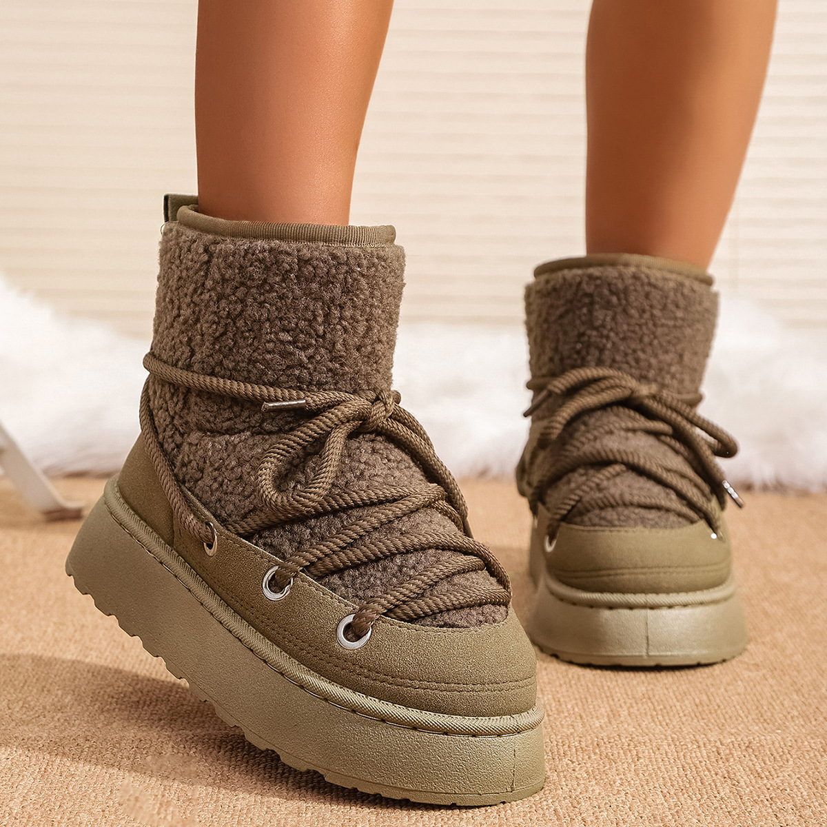 new Free delivery designer woman boots Cotton boots with plush insulation loose and comfortable cotton shoes