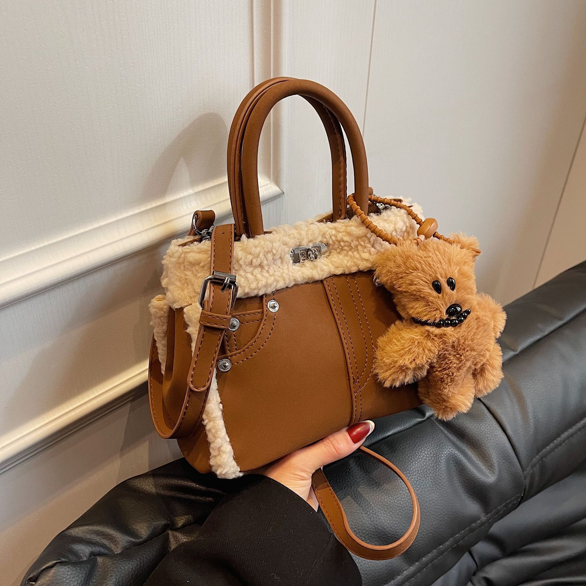 Autumn Designer Bag Winter Factory Direct Luxury Bag New French Handbag High-end Niche Tote Bag Fashion Trendy Crossbody Bag