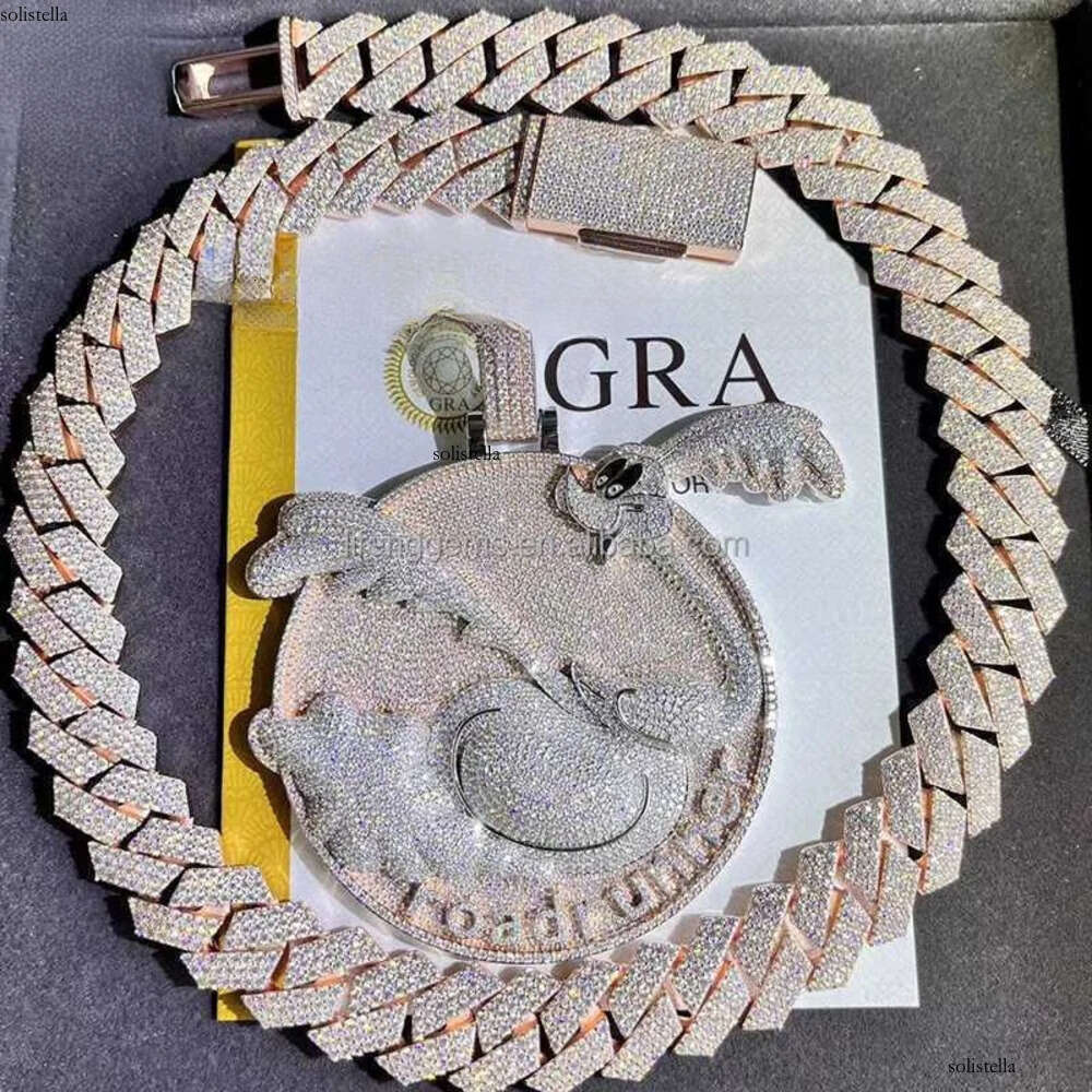 Fashion Design Solid Sier Gra Moissanite 18mm 20mm Wide Dia Iced Out Pendant Necklace Cuban Link Chain for Rapper BGD2