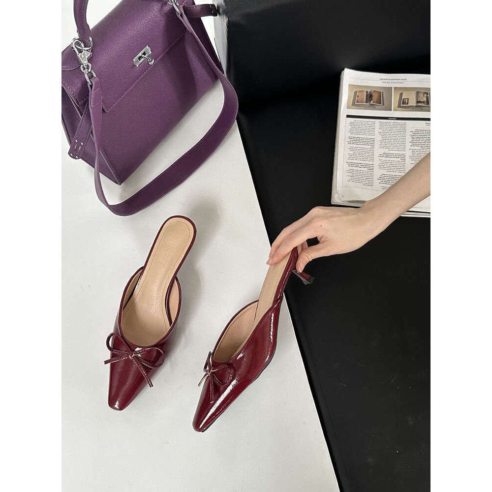 2025 Designer Shoes Summer New Bowknot Mid-Heel Mules Closed-Toe Half Slippers Women Plus Size High Heels Single Shoes Sandals
