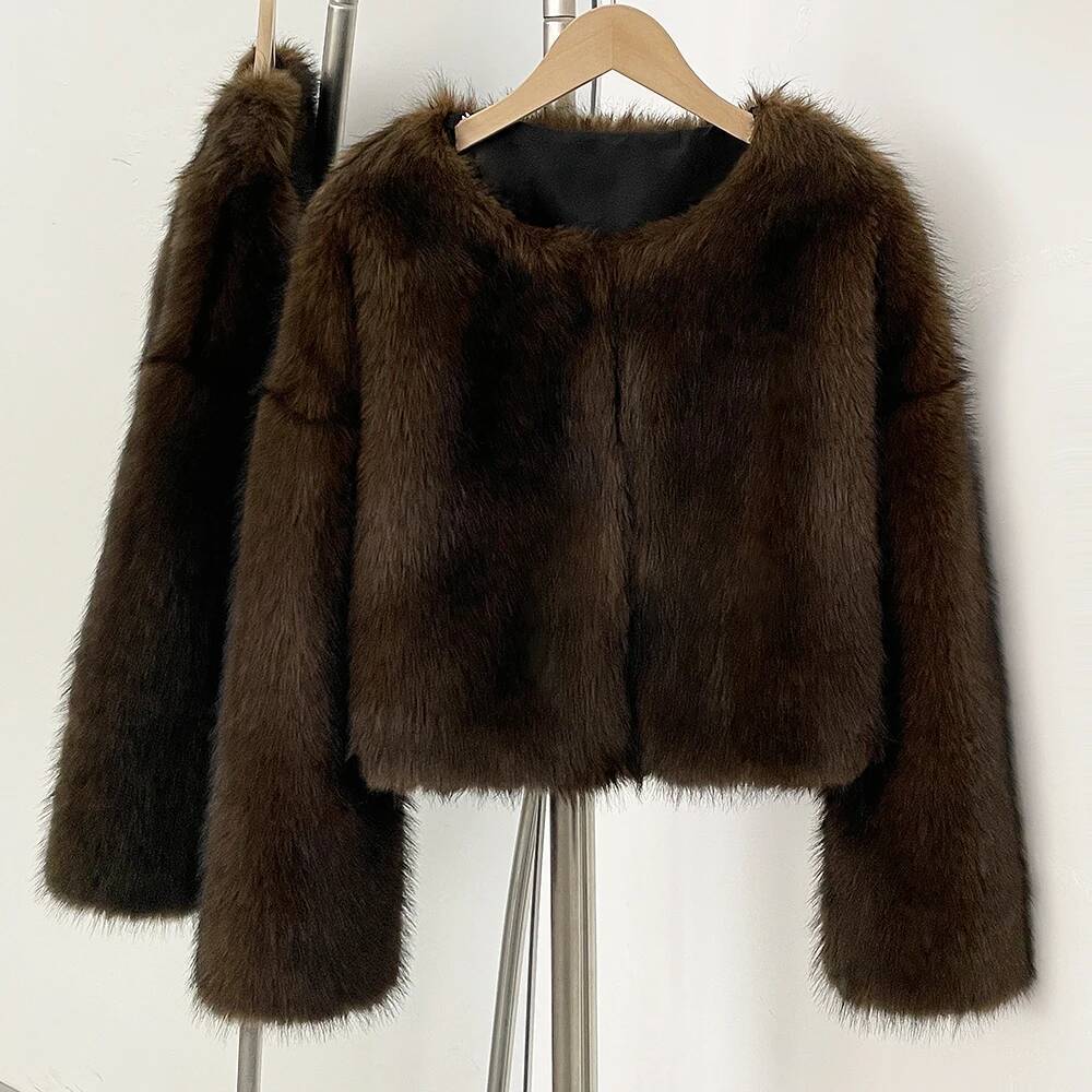 Winter Hot Cool Girl Fluffy Short Jacket Female Iconic Street Fashion Week Brand Gardient Cropped Faux Fur Coat Women