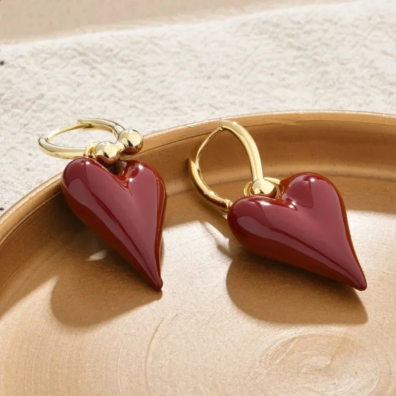 Fashion Jewelry Temperament Enamel Heart Dangle Earrings For Girl Women Gifts Pretty n Ear Accessories 250805