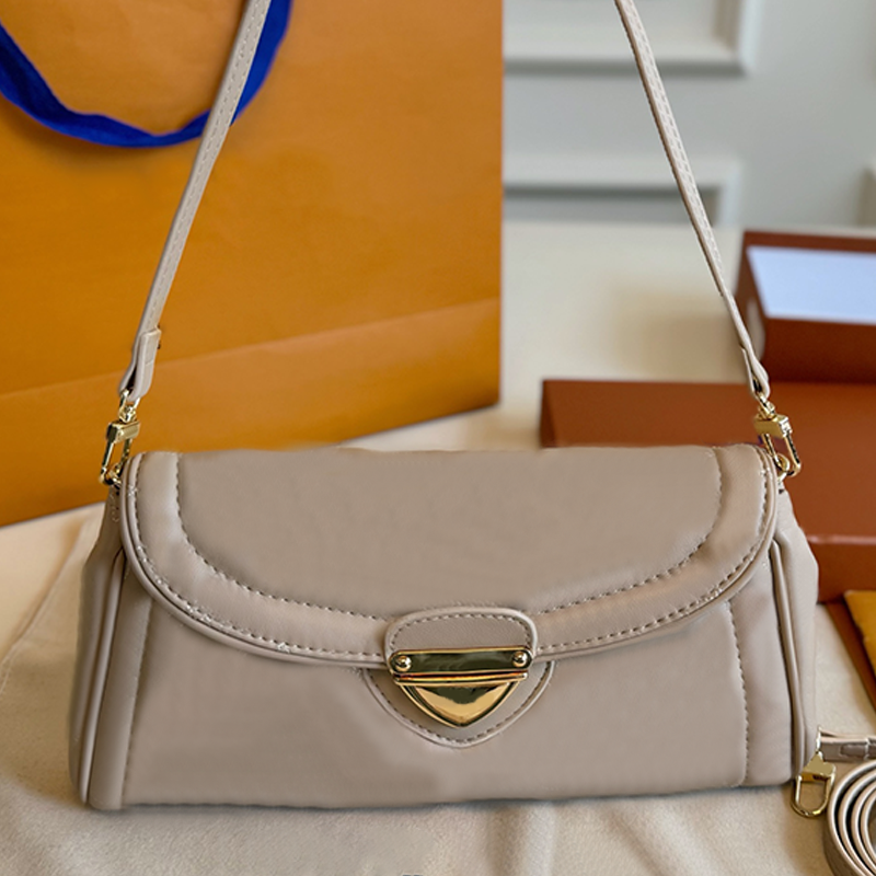 Retro flip-top small square bag classic Manhattan monogram bag fashionable commuting bag luxury designer bag women's shoulder bag high-end handbag shopping bag