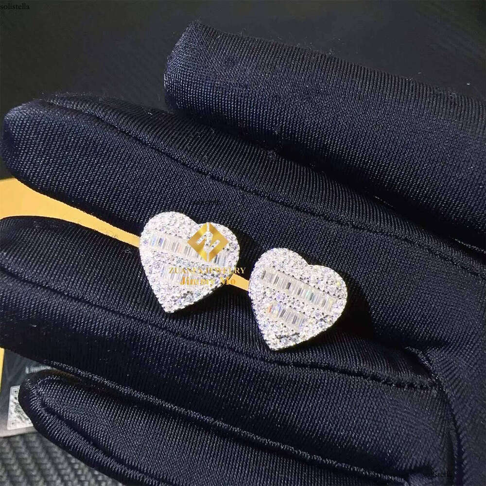 Wholesale Price Hip Hop Iced Out Style Jewelry Sier Heart VVS1 Baguette Moissanite Dia Stud Earrings Man Gift