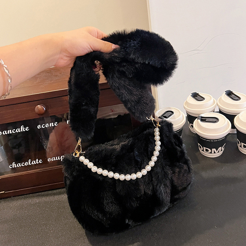 New Women's Furry Bag Niche High-end Feel Shoulder Luxury Bag Bag Fashion Versatile Small Bag Japanese Designer Bag Style Trendy Cute Underarm Ba