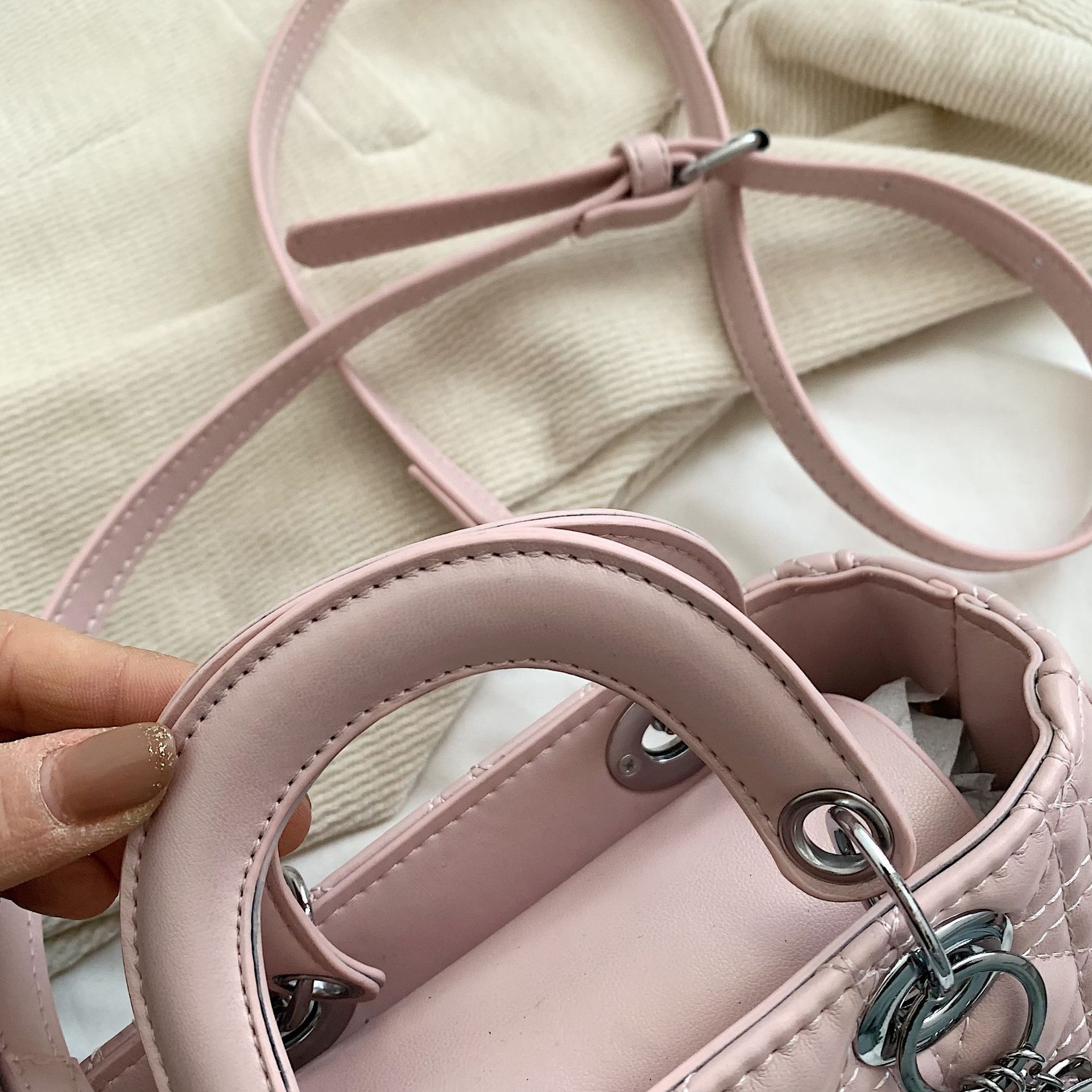 Free Shipping Designer 2025 Spring/summer New Fashion Trend Handbag Korean Style Fashion Shoulder Bag Women's Unique Fashion Scarf Crossbody Bag