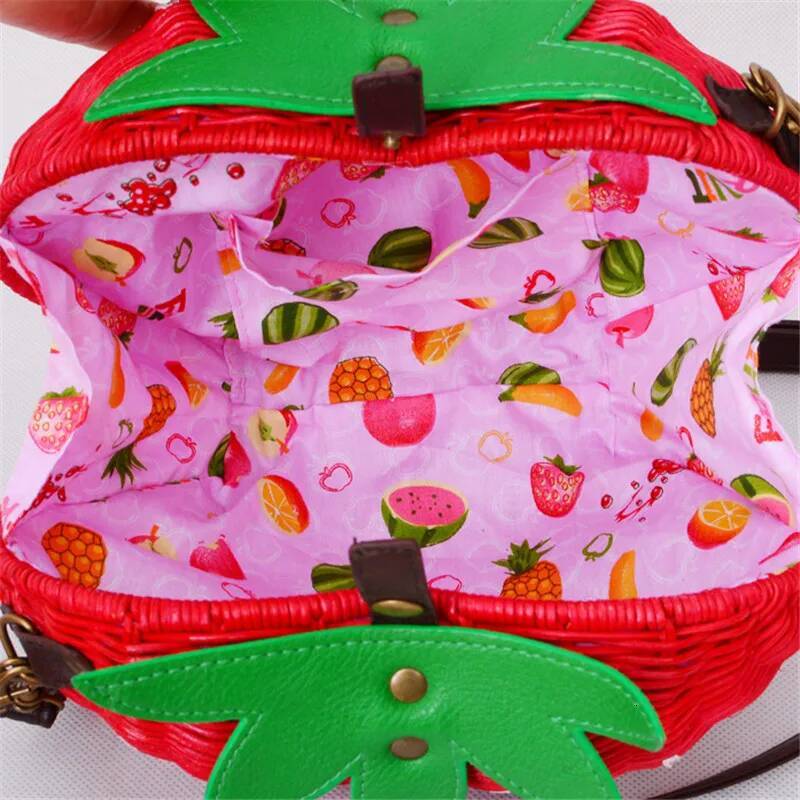 new Straw rattan pastoral woven fashion handbags fruit strawberry cartoon Messenger bag