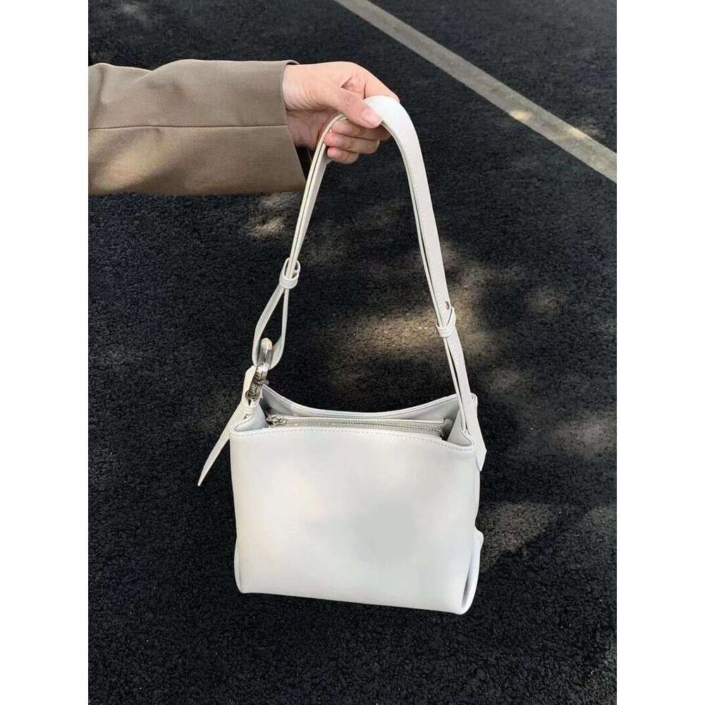 Summer New High-Capacity For Women With A Sense Of , Niche Commuting Women's Bag, White One Shoulder Crossbody