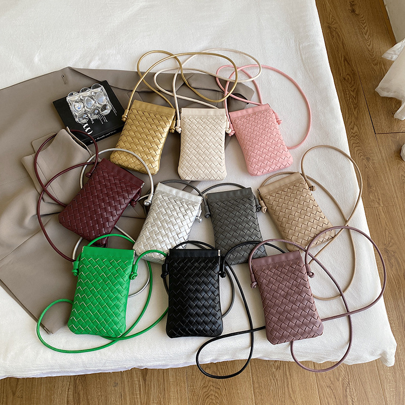 Cross-border Super Popular Handwoven Small Bag For Women 2024 Luxury Bagfree Shipping Designer New High-end Versatile Commuter Vertical Crossbody Phon