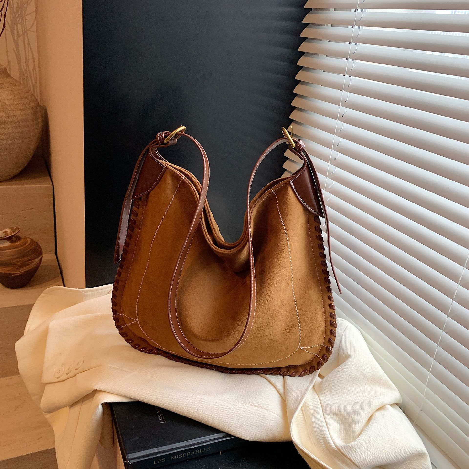 Frosted Vintage Luxury Bag Bag For Designer Bag Women Large Capacity 2025 New Autumn Winter Casual Shoulder Shopping Bag Commuting Tote Bag
