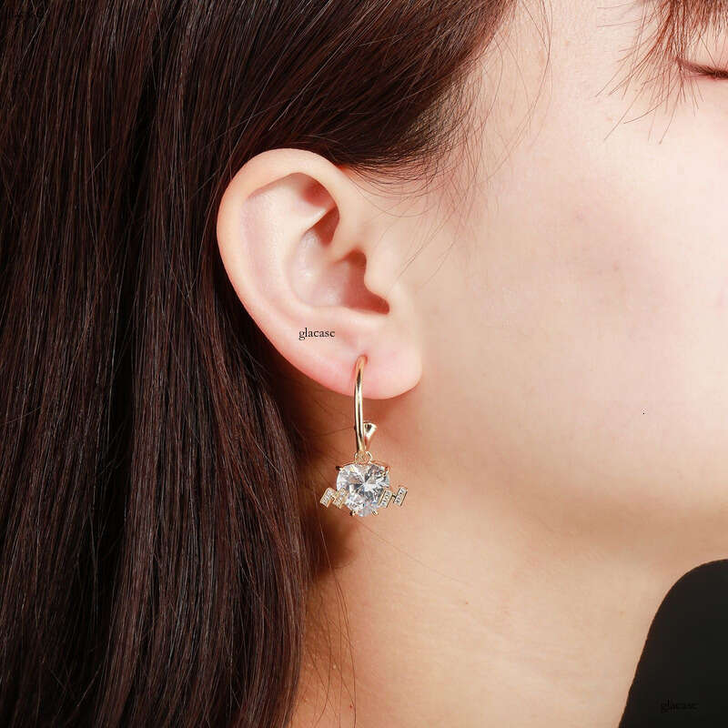 Heart Zircon Pendant Earrings for Women, Minimalist Style, Simple and Unique Stud Earrings, Exquisite High-end Temperament Ear Jewelry