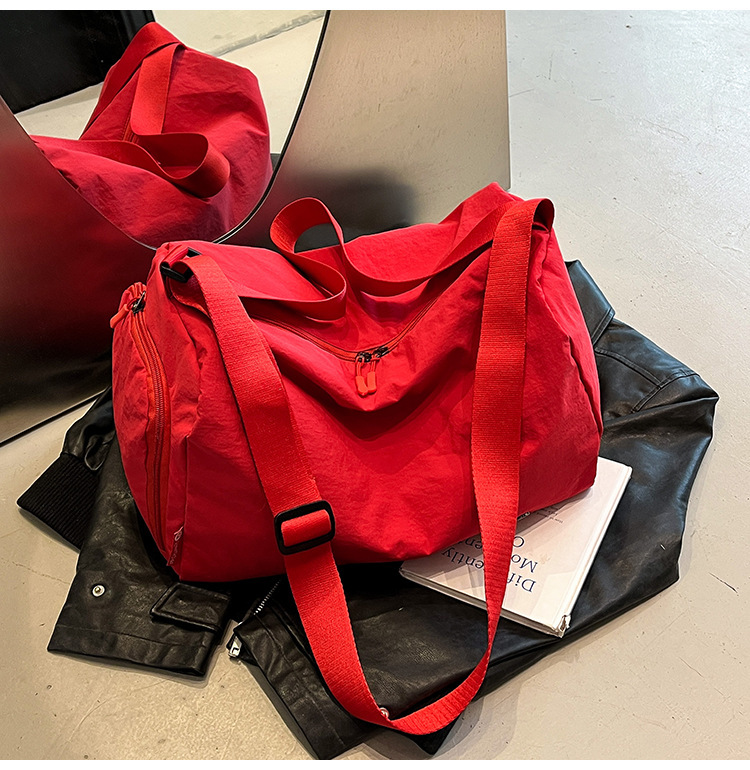 Cross-border Short Trip Travel Bag Swimming Fitness Sports Bag Yoga Commuting Casual Toast Bag Simple Luxury Designer Bag Bag Versatile Crossbody Bag