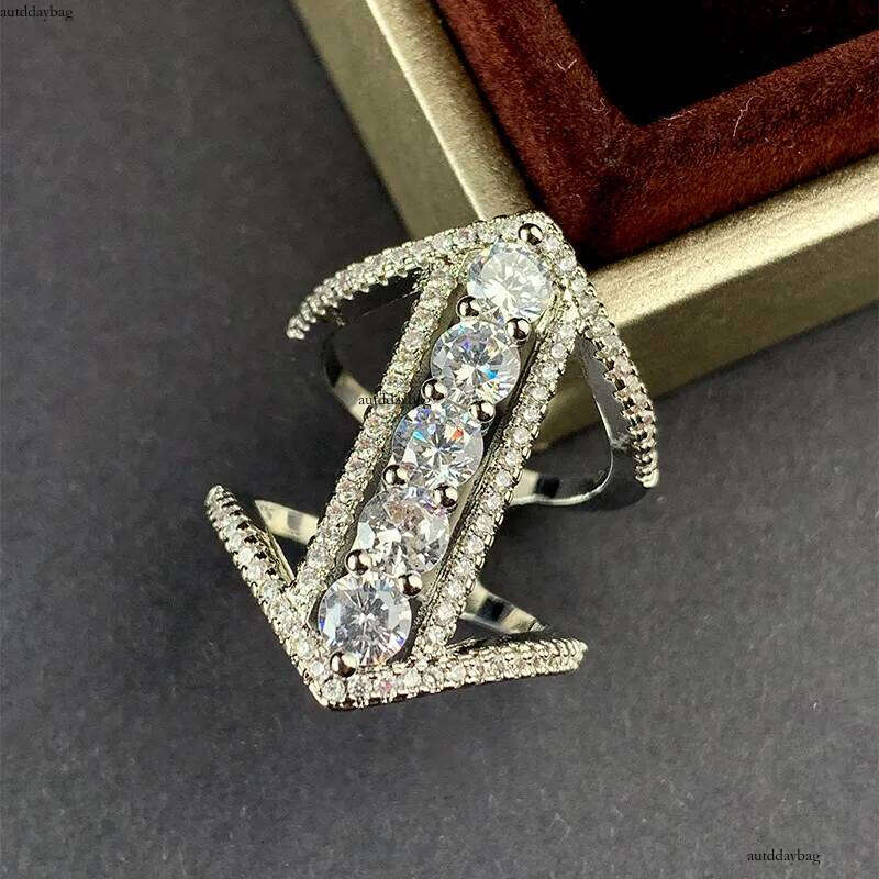 Ins Top Sell Wedding Rings Jewelry Sterling Sier Row Drill Lab Moissanite Dia Zircon Party Eternity Women Engagement Band Ring For Lover Gift