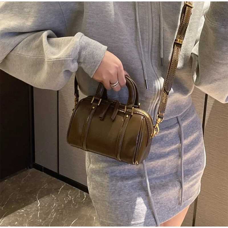 2025 Boston Bag Genuine Leather FAshion Niche Brand Exquisite Crossbody Shoulder Practical Mini Versatile Elegant Handbag Z250809