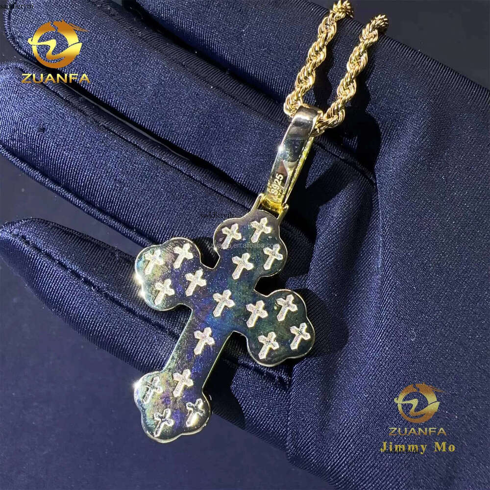 New Design Trendy Fashion Shining Jewelry Hip Hop Sterling Sier Claw Setting VVS Moissanite Dia Cross Pendant