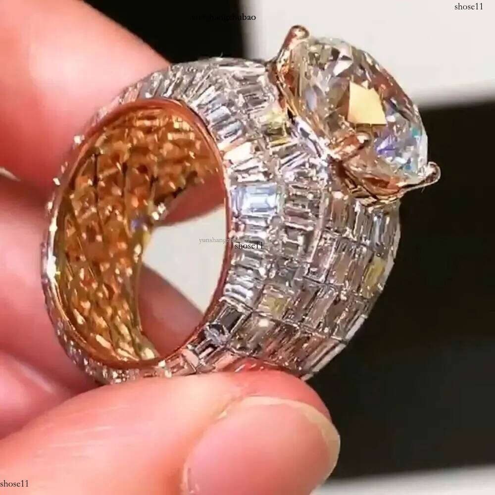 Custom 10k Solid Invisible Setting Mens Hip Hop Iced Out d Color Emerald Baguette Cut Vvs Moissanite Ring for Men