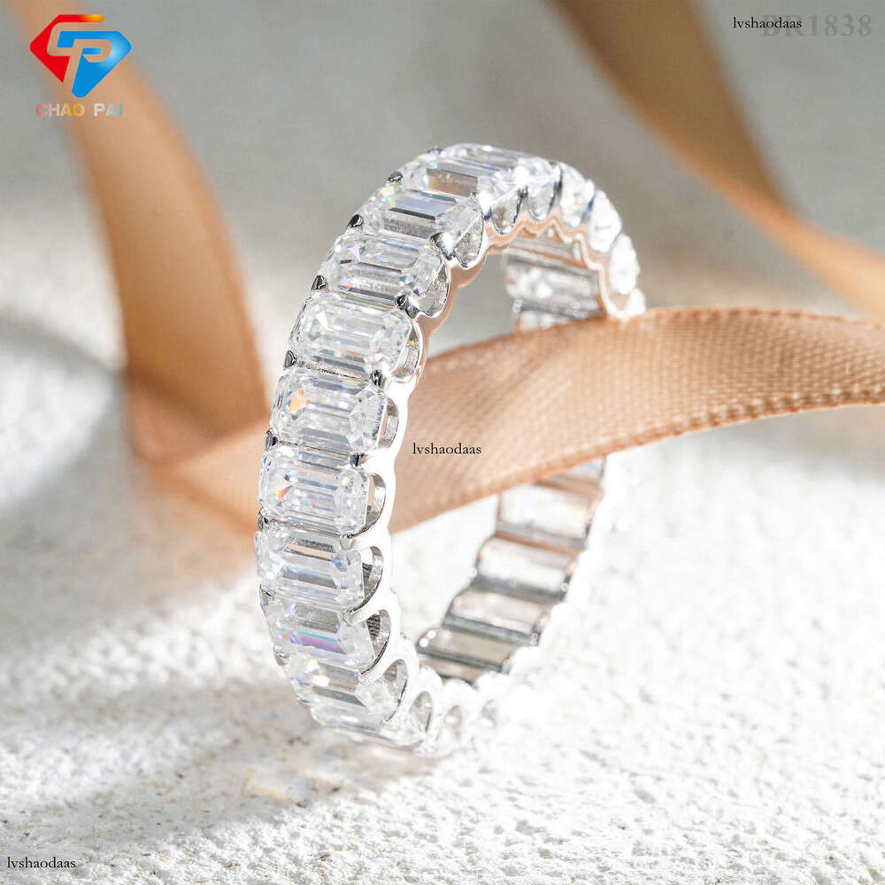 Hot Selling S Silver Emerald Cut Full Inlaid D Color Moissanite Single Row Unisex Plain Band Ring