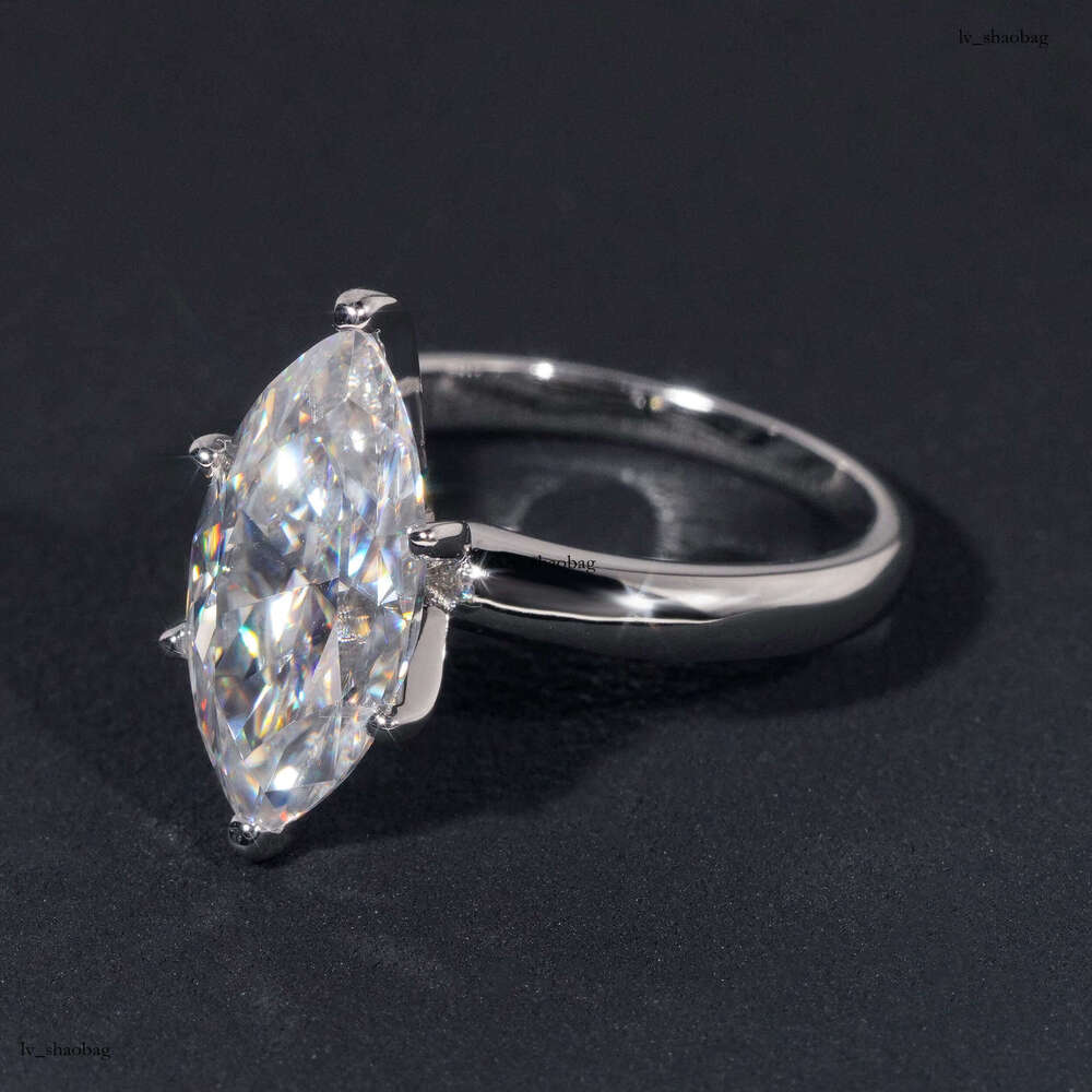 Hip Hop Six-Claw Water Drop Shape 8*16D Color Moissanite Silver Women's Ring Jewelry