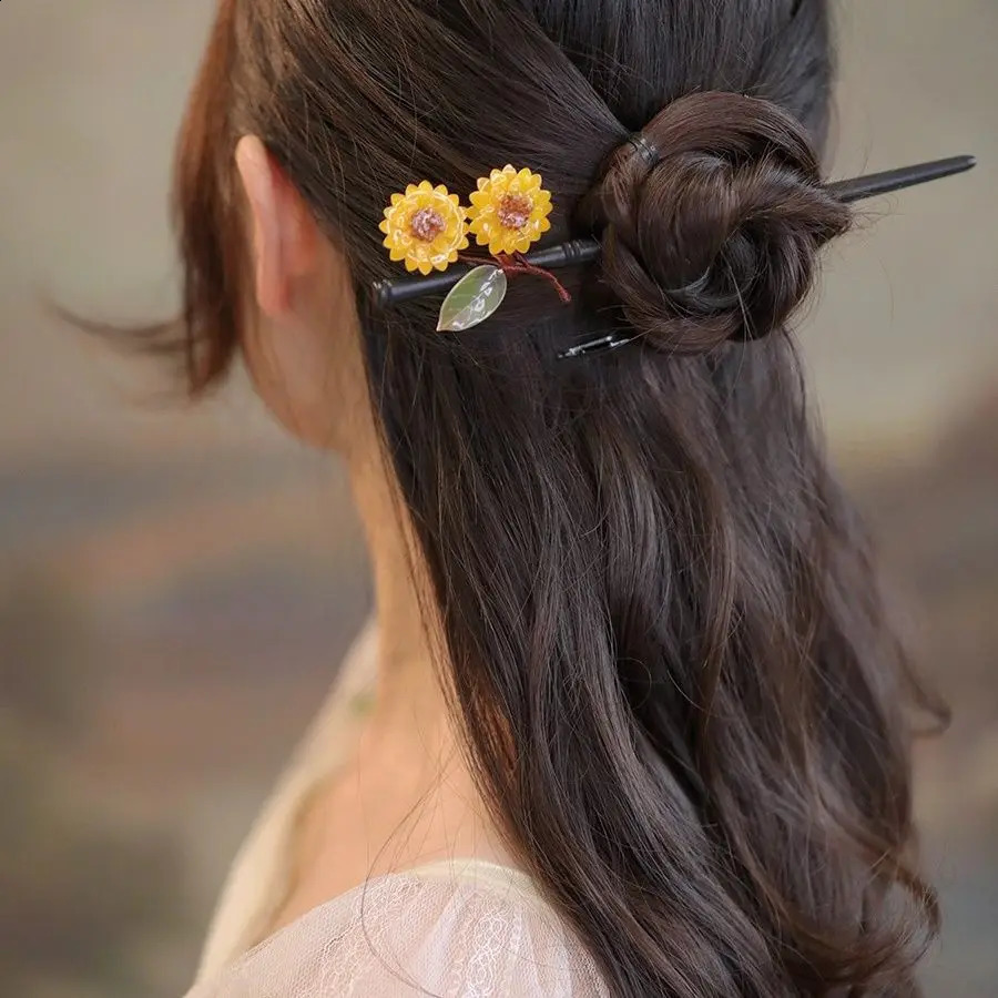 Sunflower Bamboo Hair Stick Elegant Traditional Chinese Ornament Hairstyle Accessory Cultural Cheongsam Functional Hairpin Gift 250807