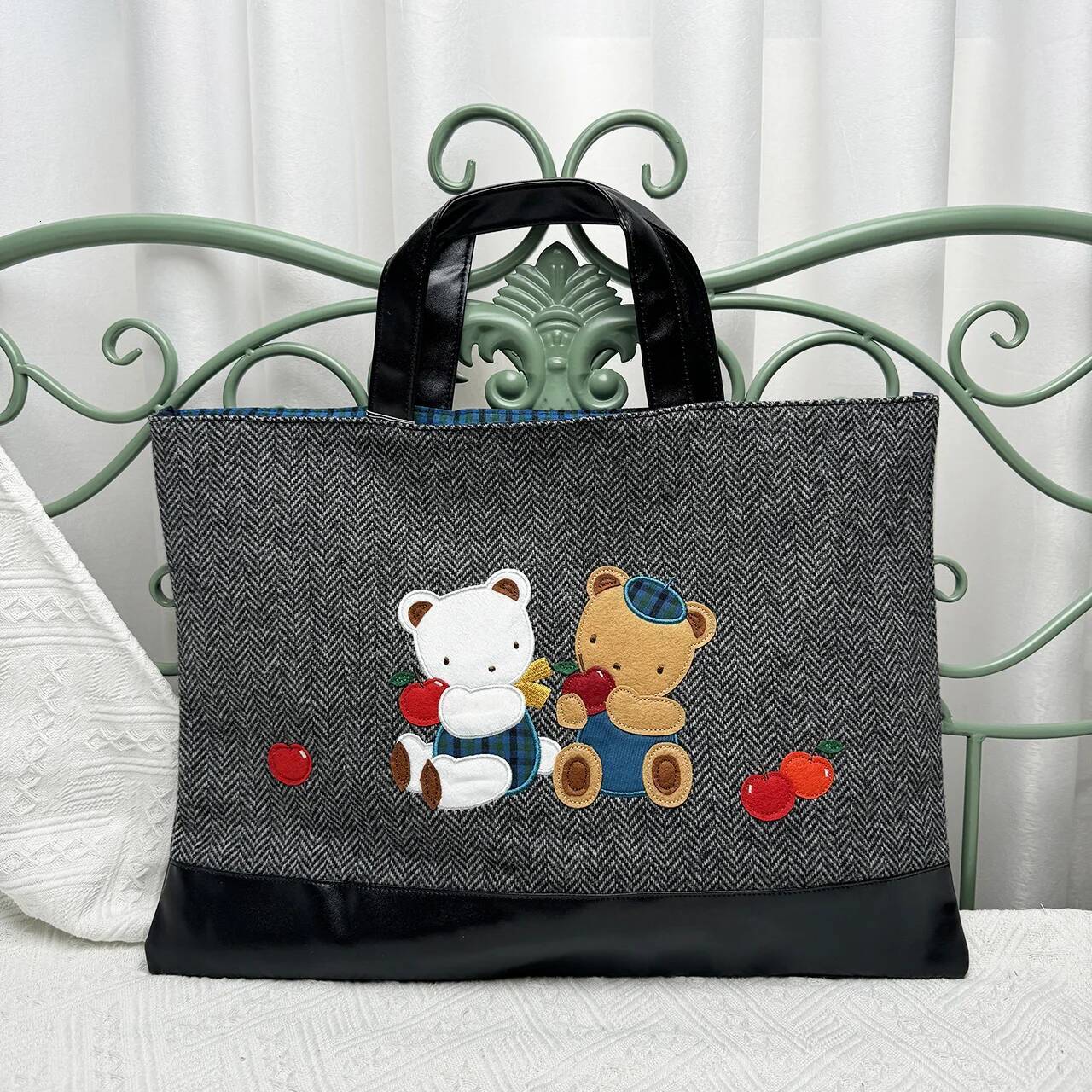 Ladies Cartoon Bear Large Capacity Casual Handbag Embroidery Tote Bag 566253