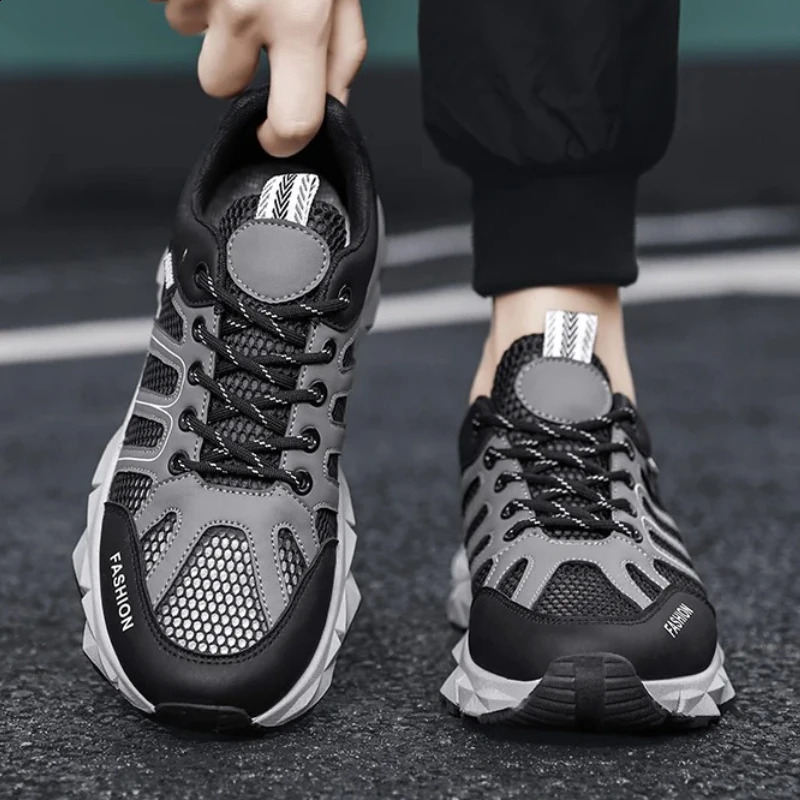 Summer Breathable Mesh Soft Outdoor Hiking Shoes Flat and Casual Professional Anti-slip Travel Wading Shoes for Men 250805