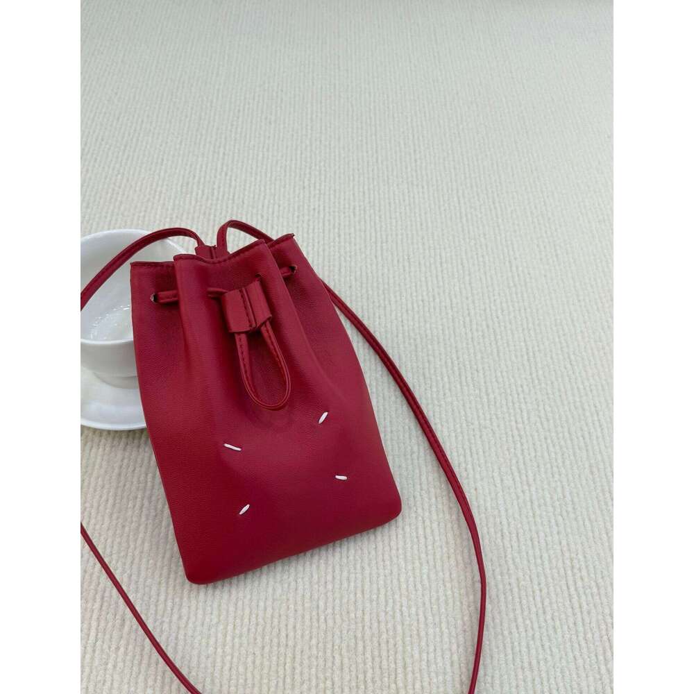 Fashion Summer New Single Shoulder Crossbody Coin Phone Mini Simple Niche Design Sheepskin Women's Bag designer bag B5