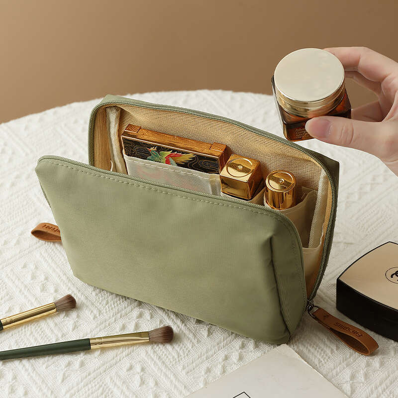 New Korean Style Women's Casual Large Capacity Waterproof Dustproof Toiletry Makeup Travel Niche Portable Small Bag