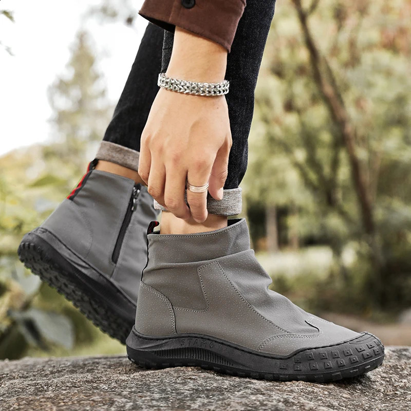 Classic Mens High Top Boots Ankle Boots Anti Slip Soles Outdoor Work Shoes for Spring and Summer Chelsea Boots Shoes 250805