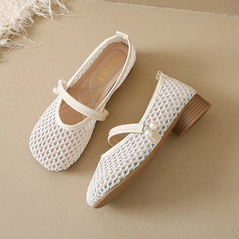 French retro Mary Jane women's shoes 2025 designer's new hollowed out flat belt single shoe