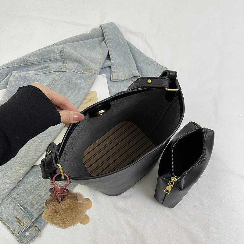 Luxury Bag Cross-border Designer Bag Trend Retro Women's Bag Fashion Simple Large Capacity Shoulder Crossbody Bag High-end Bucket Bag Mother Bag
