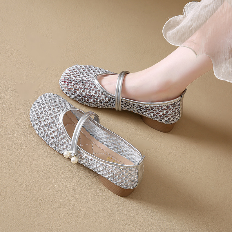French retro Mary Jane women's shoes 2025 designer's new hollowed out flat belt single shoe
