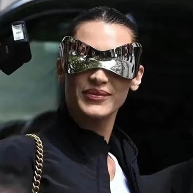 Oversized Futuristic Shield Sunglasses for Women Men Fashion Silver Mask Visor Sun Glasses Female Punk Y2K Eyeglasses 250805