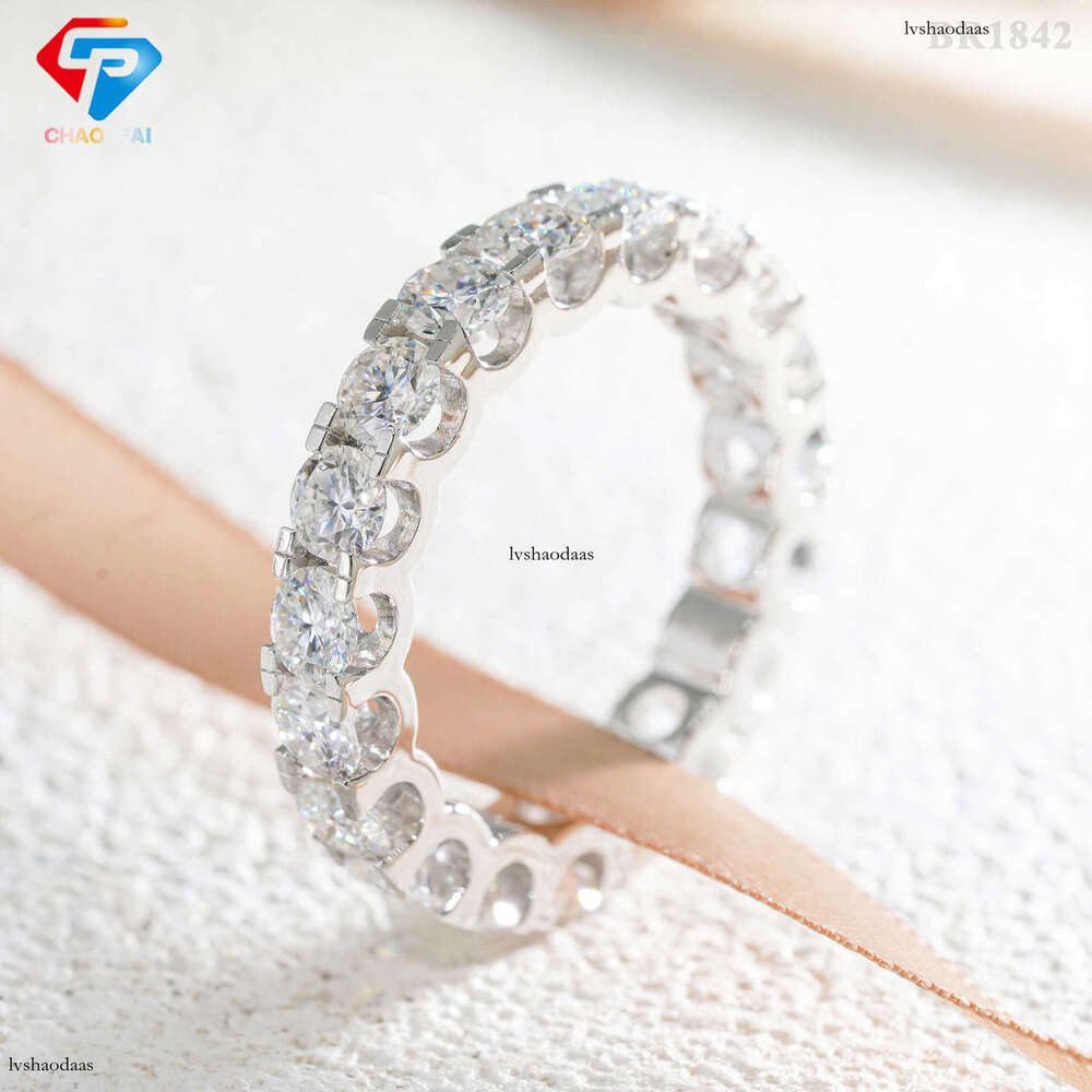 Hip-Hop Silver Inlaid Round Moissanite for Men and Women, Fashionable Full Diamond Ring