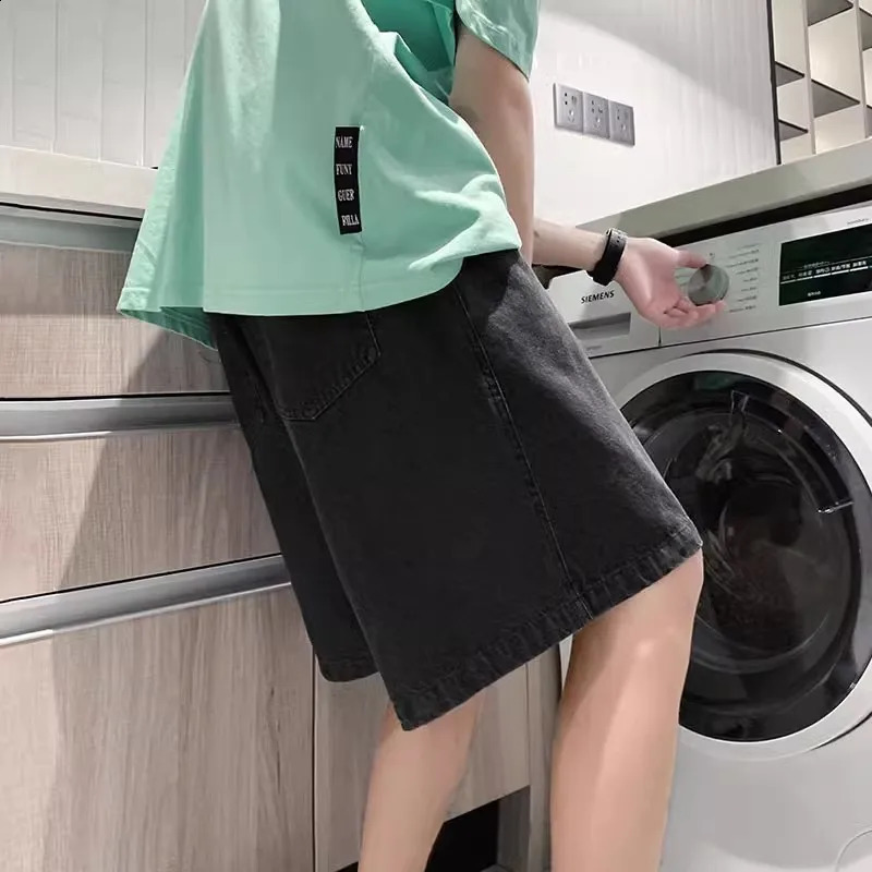 2025 Korean Style Vintage Mens Jeans Summer Loose Male Wide Leg Knee Length Shorts Washed Fashion Short Denim Pants 250729