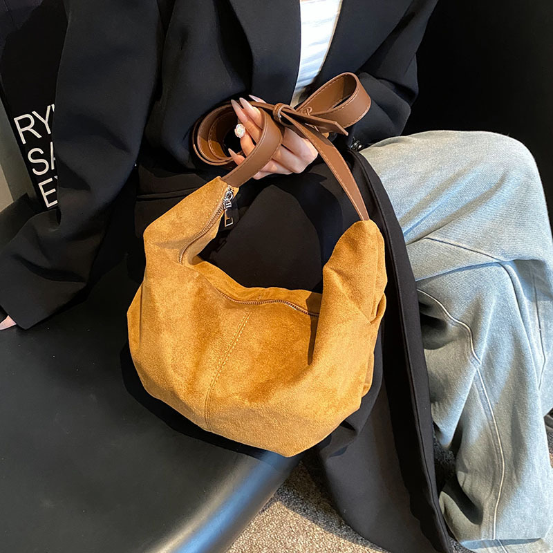 Autumn Winter Vintage Plush Single Shoulder Bag For Women Matte Luxury Bag Underarm Dumpling Designer Bag Bag High-end Suede Large Capacity Pleated Cr