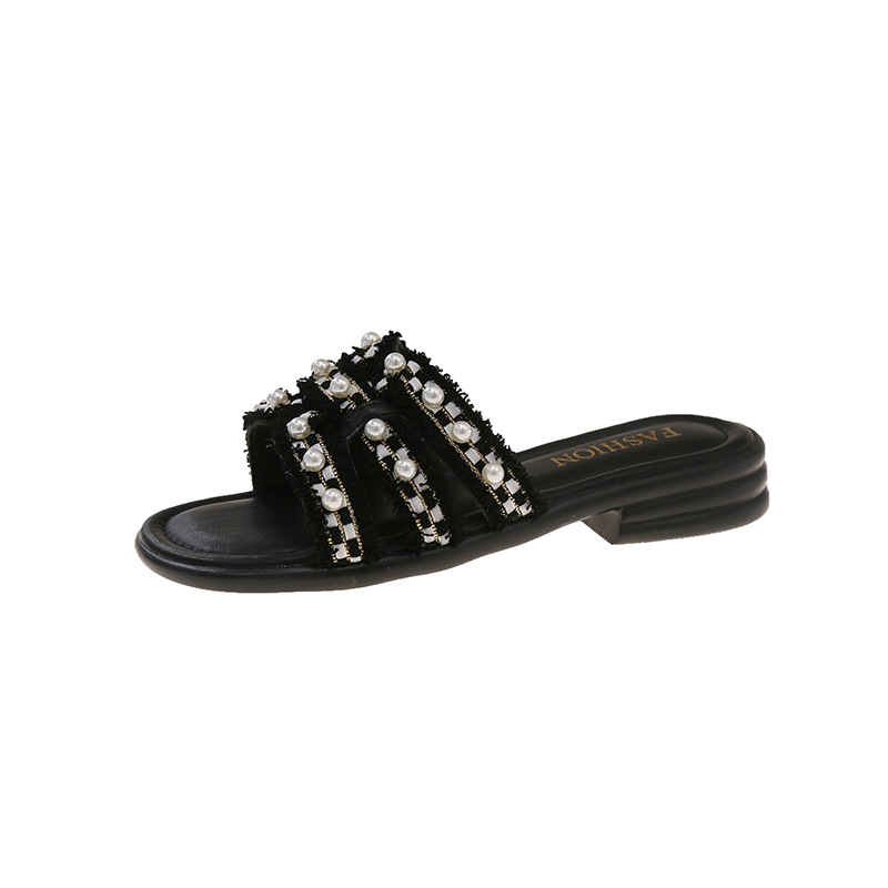 designer slippers women luxury 2025 Summer New Breathable Soft Sole Beach Slippers Outdoor French Style Pearl Flat Sandals Women