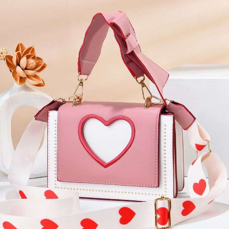 Wide Shoulder Strap Small Square Bag Messenger Female Versatile Niche Design High End Sensitive Heart Handbag Wholesale