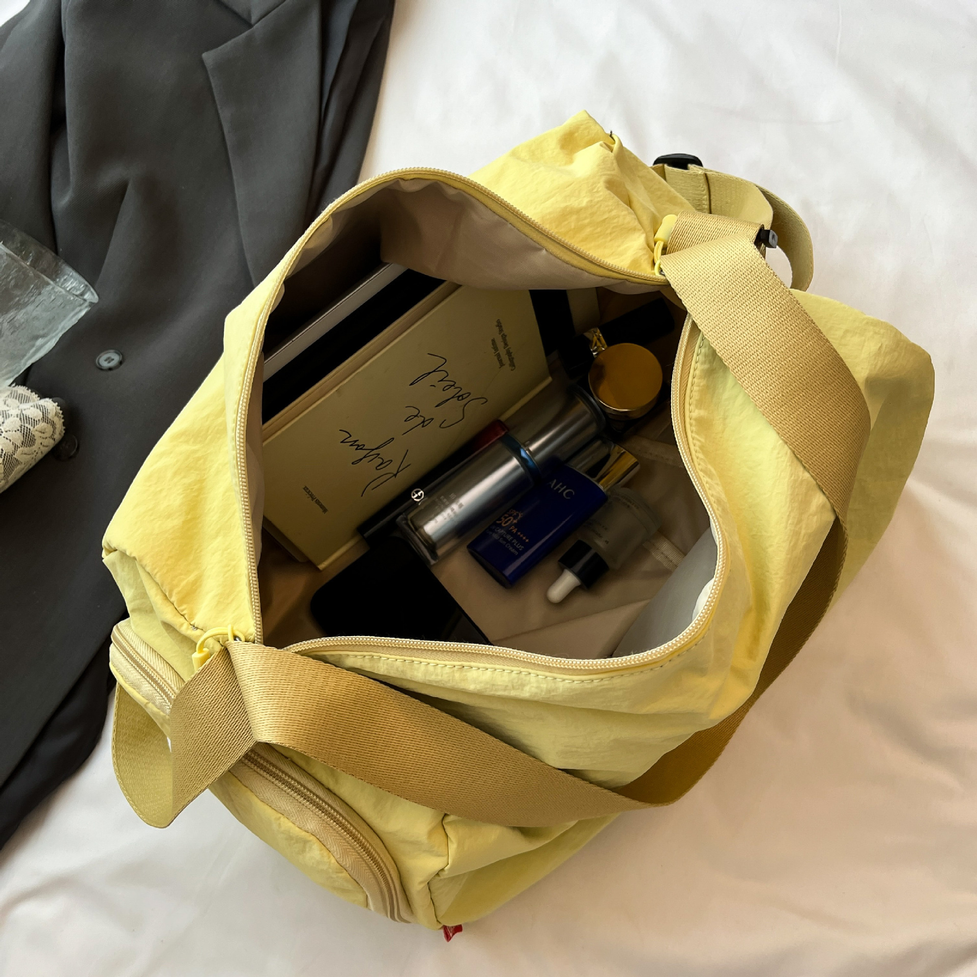Cross-border Short Trip Travel Bag Swimming Fitness Sports Bag Yoga Commuting Casual Toast Bag Simple Luxury Designer Bag Bag Versatile Crossbody Bag