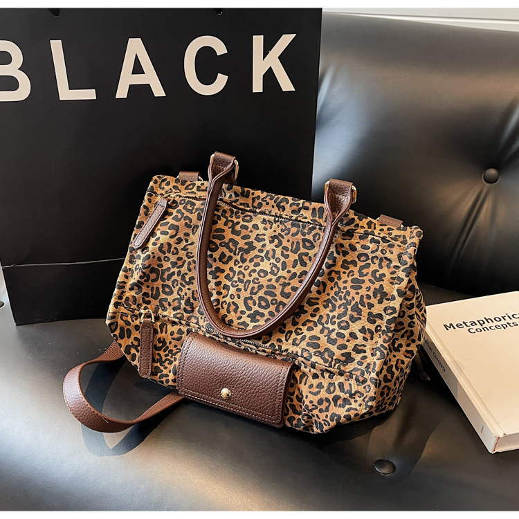Vintage Fashion Leopard Print Underarm Luxury Bag Bag For Women 2025 Autumn Winter New Large Capacity Designer Bag Commuting Shoulder Bag Tote Bag For